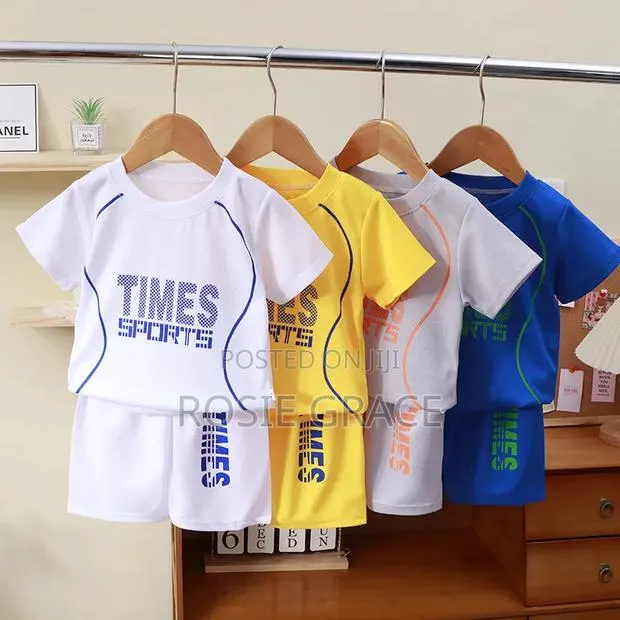 2 PCS Sportswear for Toddlers (1-4 Yrs) · Photo 1