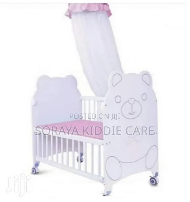 Wooden Cot · Photo 1