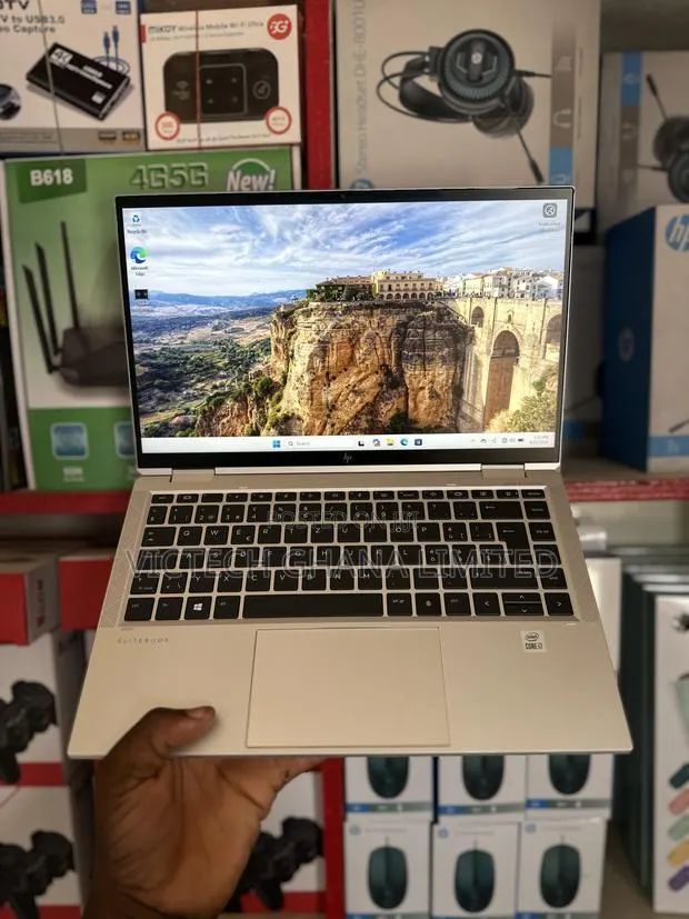 Laptop HP EliteBook x360 1040 G7 16GB Intel Core i7 SSD 512GB · Photo 1