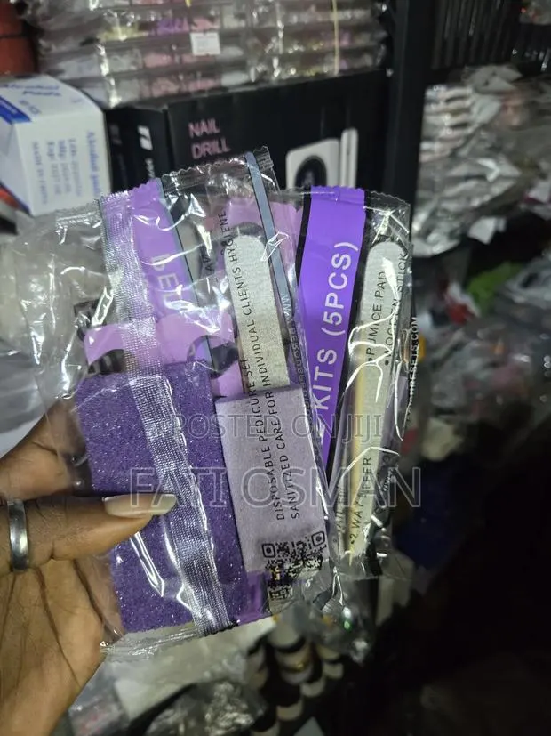 Disposable Pedicure Kit · Photo 1