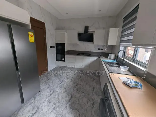 Furnished 5bdrm House in Airport West for rent · Photo 8