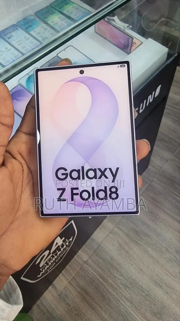 New Samsung Galaxy Z Fold8 256 GB Gold · Photo 1