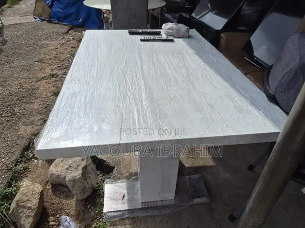 Dinning Table New White · Photo 1