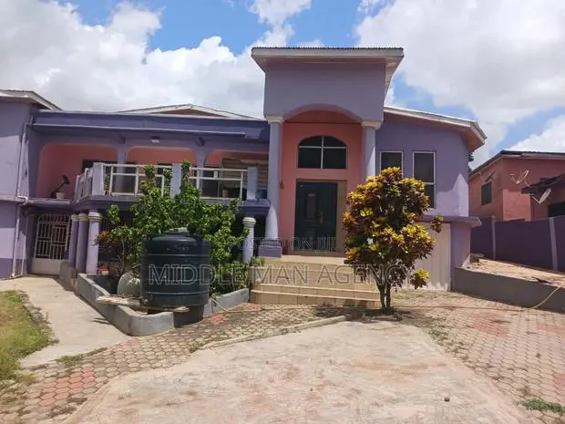 Furnished 6bdrm House in Middle Man Agency, Kumasi Metropolitan · Photo 1