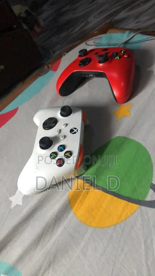 Xbox Series S|X Controllers · Photo 1