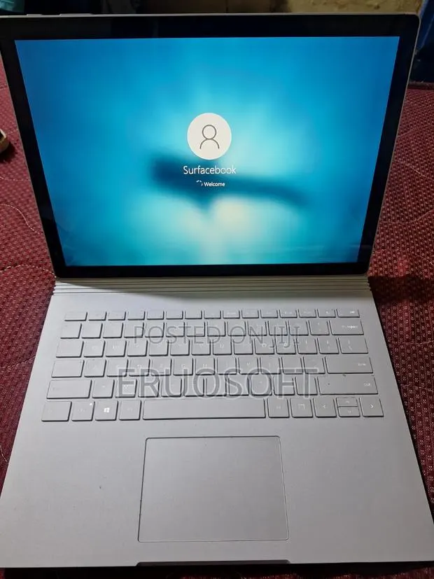 Laptop Microsoft Surface Book 2 8GB Intel Core i5 SSD 256GB · Photo 1