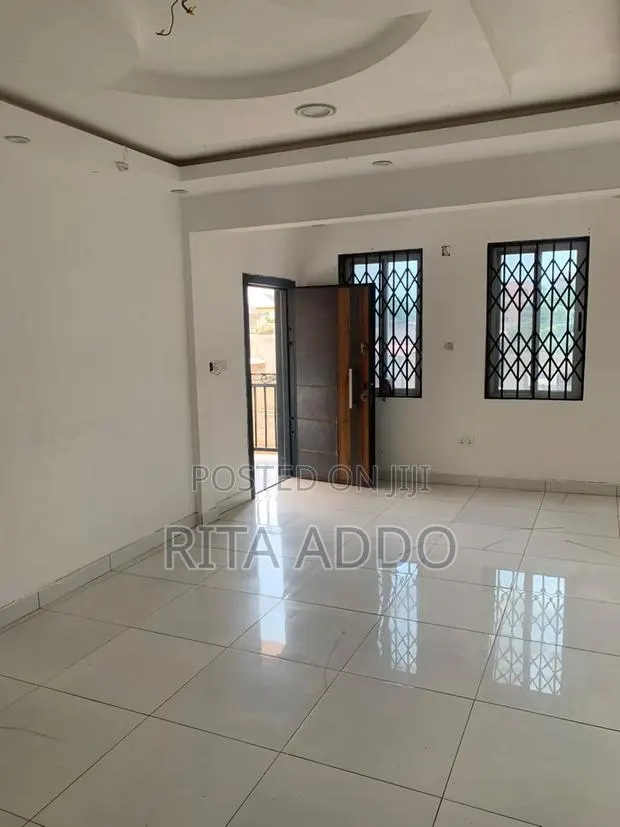 3bdrm Apartment in Lakeside for rent