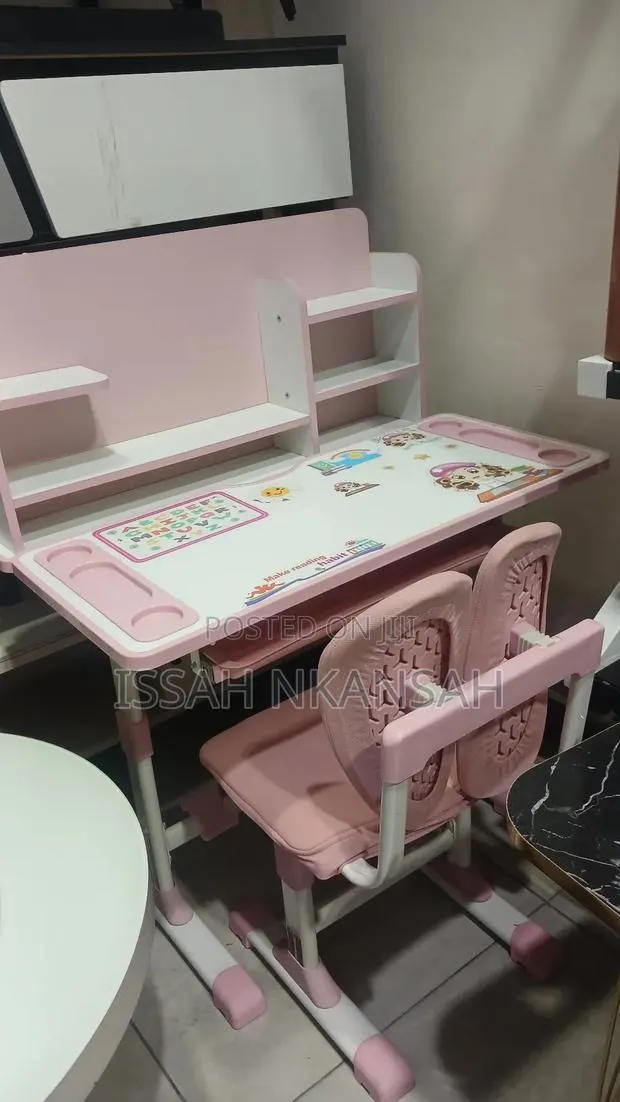 Adjustable Kids Study Desk · Photo 4