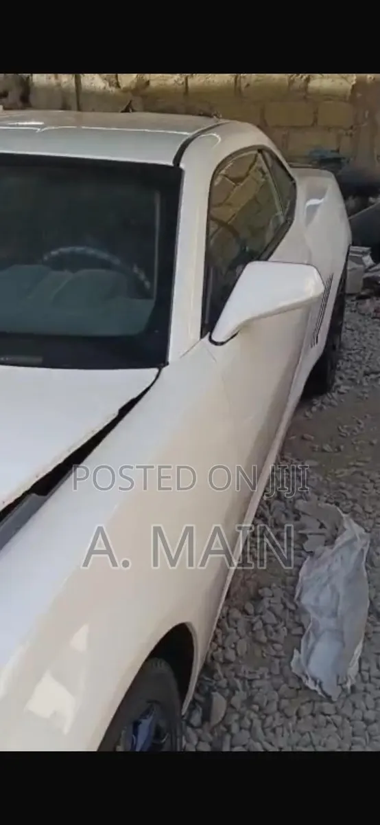 Chevrolet Camaro 2019 White · Photo 1