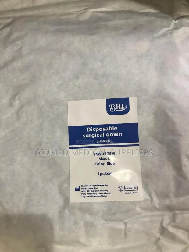 Disposable Surgical Gown · Photo 1