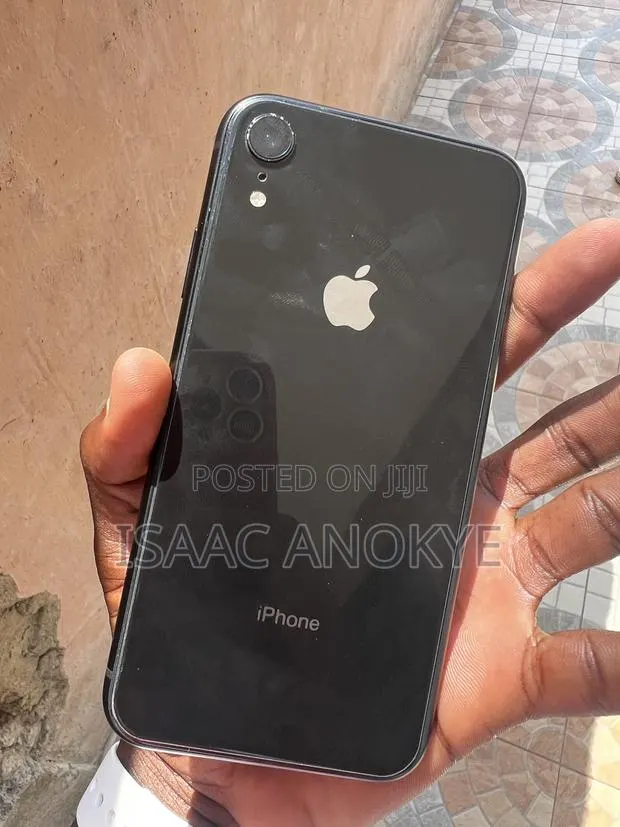 Apple iPhone XR 128 GB Black · Photo 1