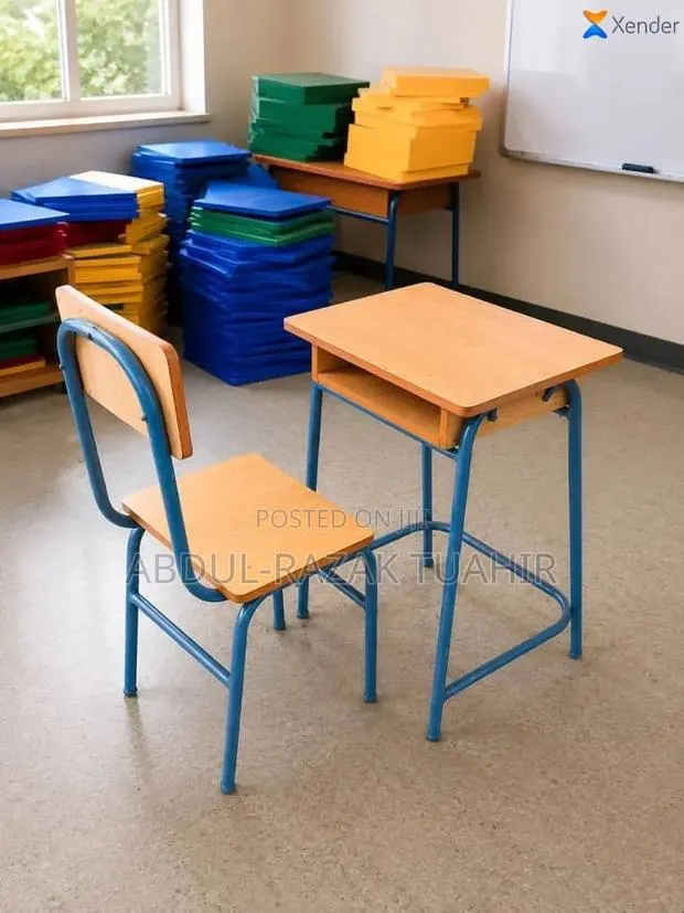Student Mono Chairs · Photo 1