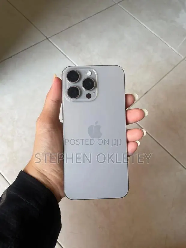 New Apple iPhone 15 Pro Max 256 GB Silver · Photo 1