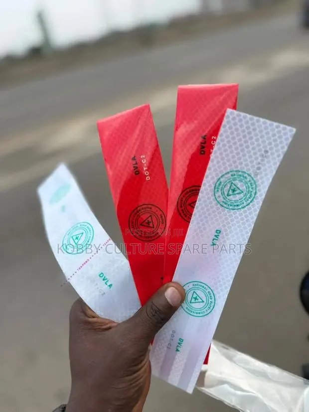 Original Brand New Car Reflectors Available for All Cars · Photo 1