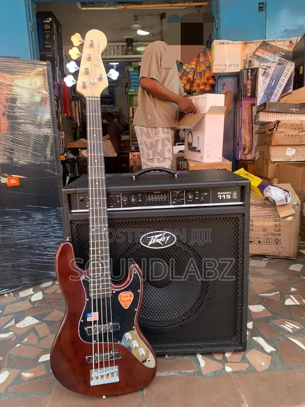 Fender Jazz Bass Guitar Combo (With Bandit 115) · Photo 1