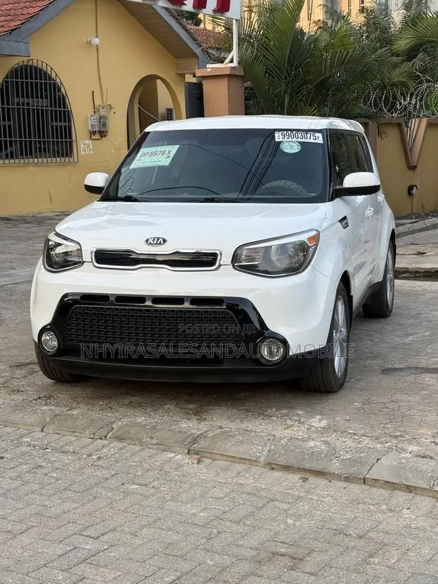 Kia Soul 2017 White · Photo 1