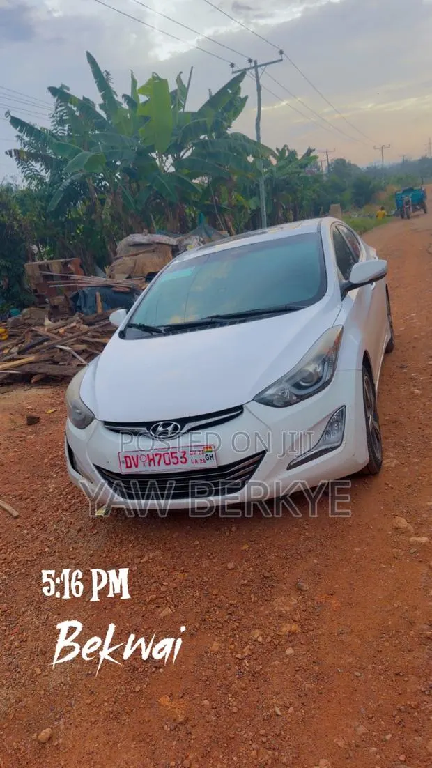 Hyundai Elantra Limited Sedan FWD (1.8L 4cyl 6A) 2016 White · Photo 1