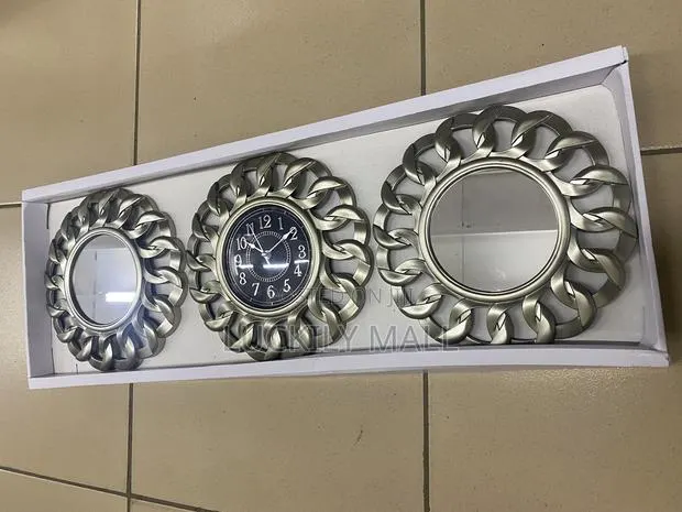 Wall Clock · Photo 1