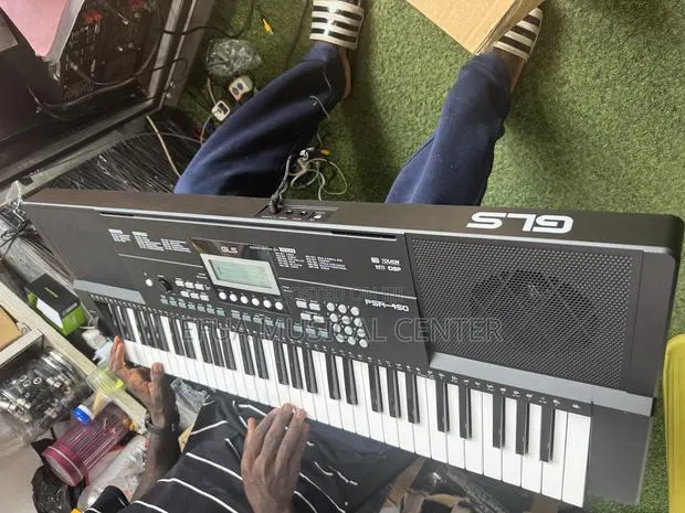 PSR-450 GLS Keyboard · Photo 1