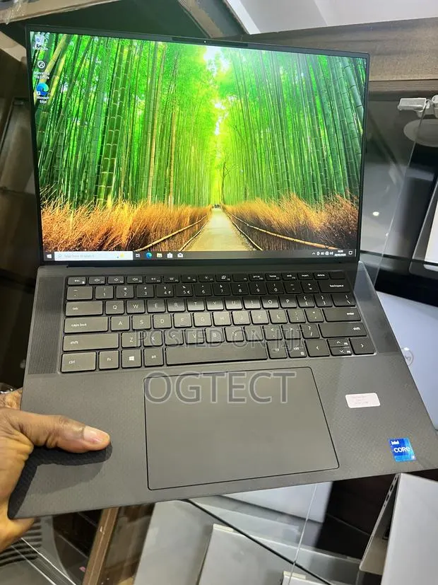 Laptop Dell Precision 5560 32GB Intel Core i7 SSD 512GB · Photo 1