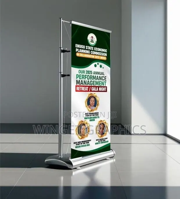 Roll-Up Banner With Stand · Photo 1