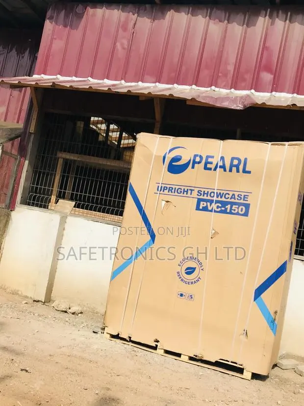 Pearl Glass Electric Display PVC-150 3 Doors Fridgev · Photo 1