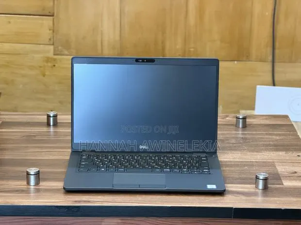 Laptop Dell Latitude 5300 8GB Intel Core i7 SSD 256GB · Photo 1