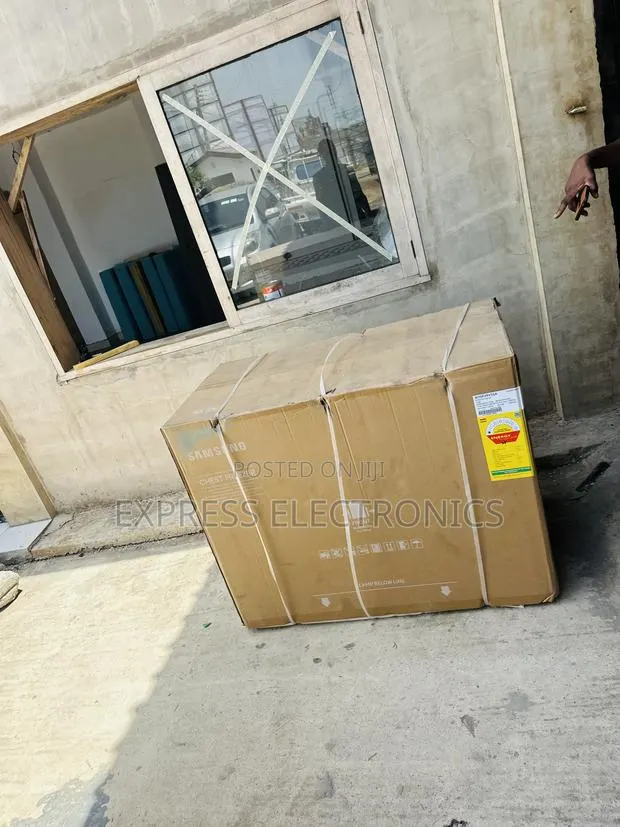 Eco Mode Function Split Samsung Single Door Chest Freezer 281l · Photo 1