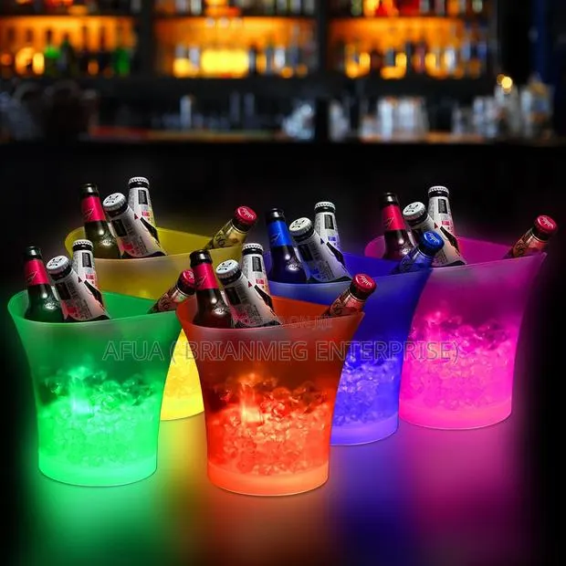 Led Ice Bucket/ Champagne Lights Bucket · Photo 1