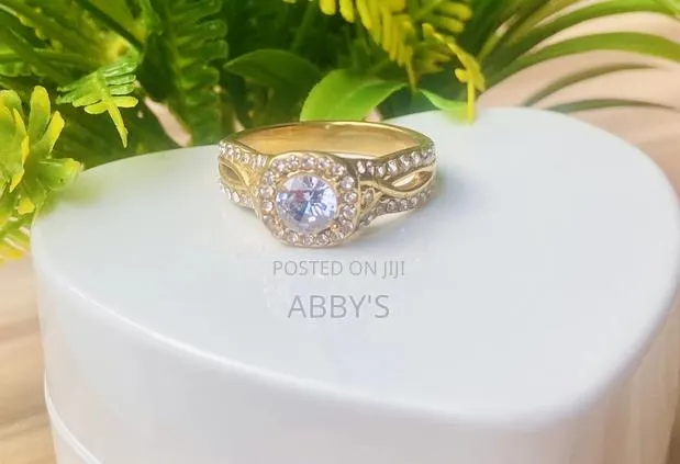 Vintage Infinity Zirconia Engagement/Promise Ring · Photo 3