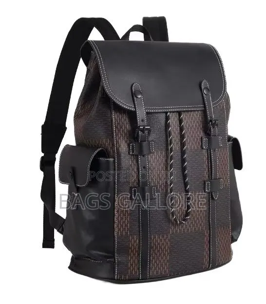 Leather Casual Backpack · Photo 1