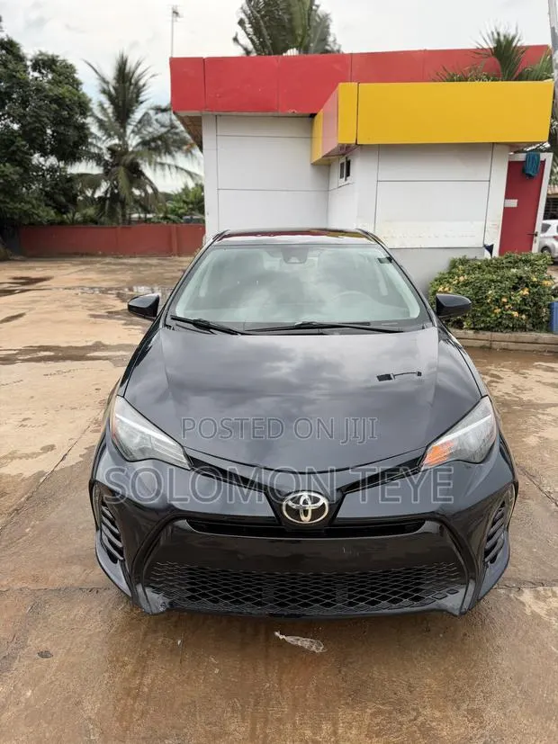 Toyota Corolla LE (1.8L 4cyl 2A) 2018 Blue · Photo 1