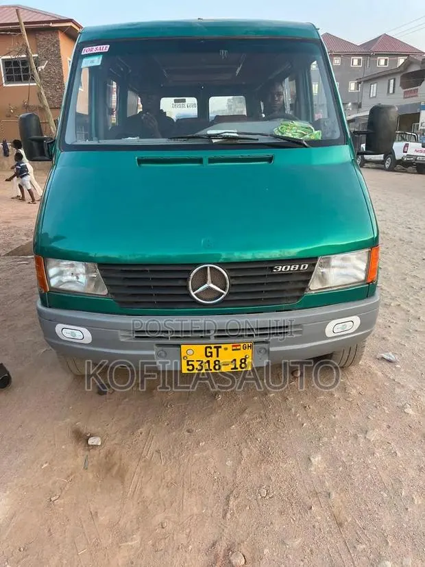 Mercedes-Benz Sprinter 2009 Green · Photo 1