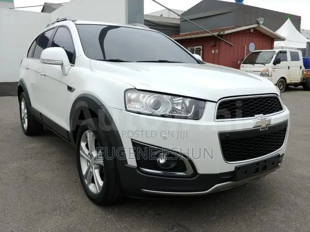 Chevrolet Captiva 2014 White · Photo 1