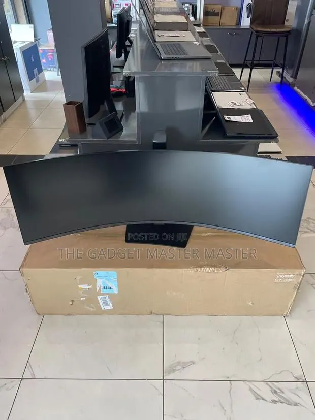 Samsung 49" Odyssey G9 Curved Ultrawide Gaming Monitor · Photo 1