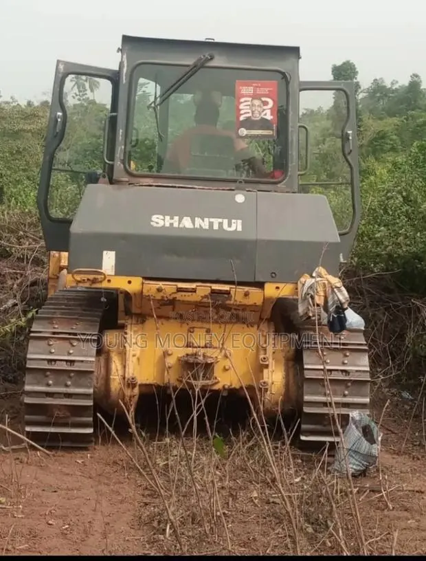 Bulldozers · Photo 1