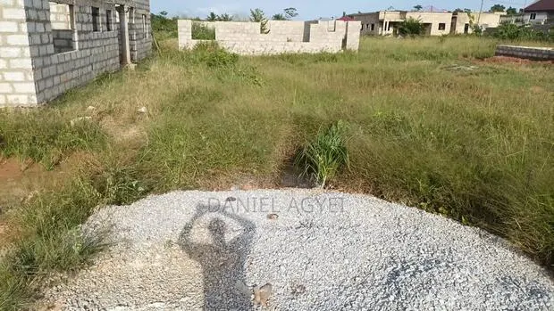 Litigation Free Half Plot of Land for Sale at Pakyi No.2 · Photo 1