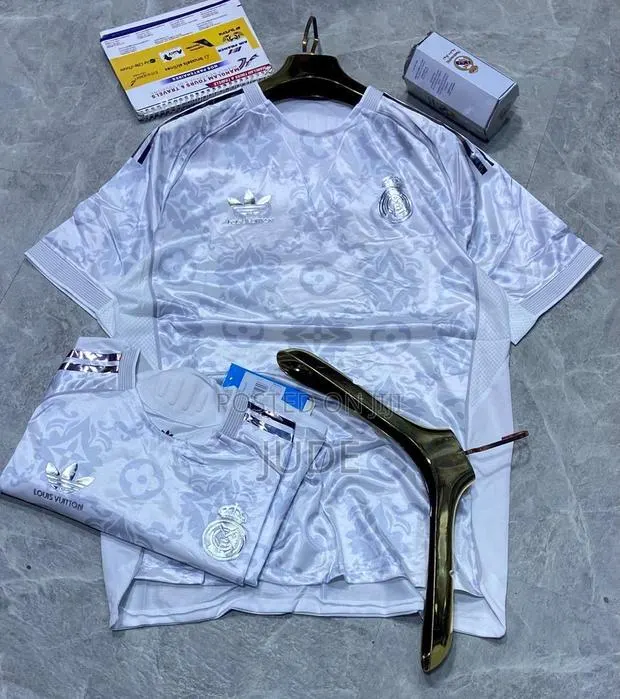 Real Madrid X Louis Vuitton Jersey · Photo 1
