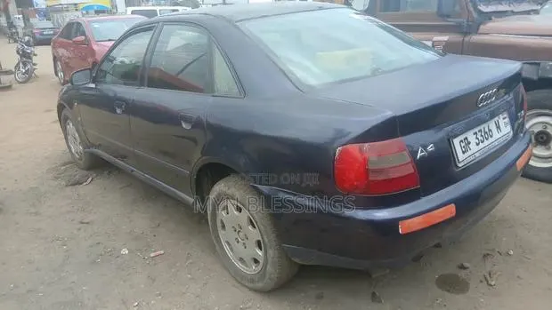 Audi A4 1997 Blue · Photo 1