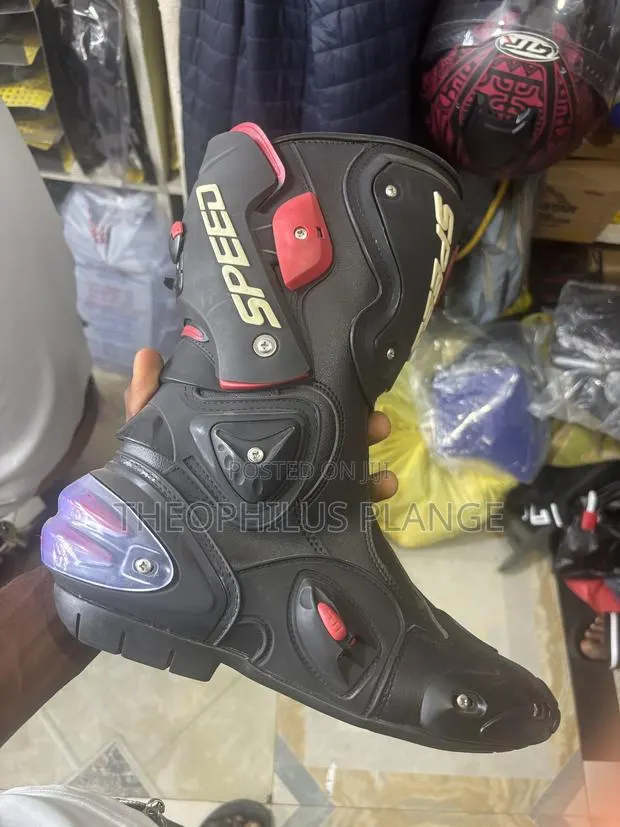 Speed Riding Boots · Photo 2