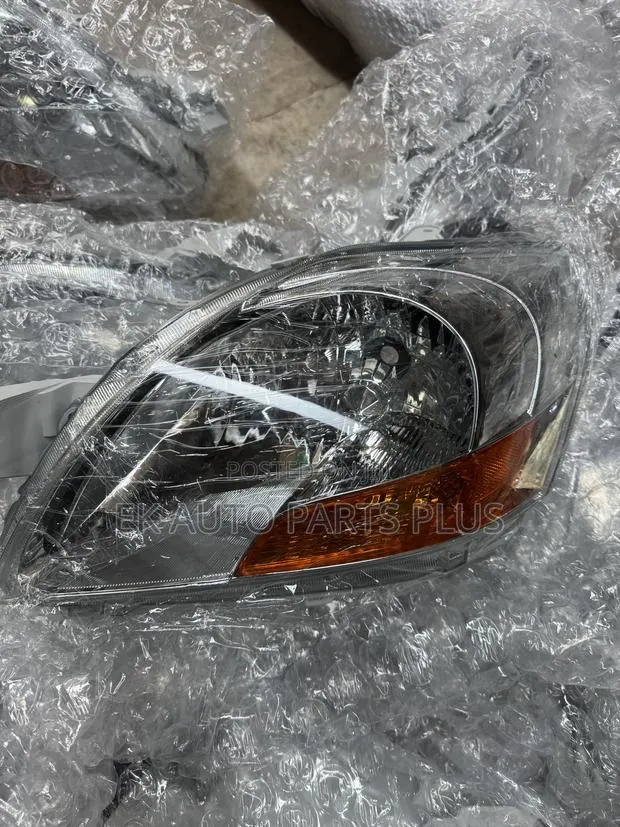 Toyota Yaris/Belta Sedan/Saloon Headlight 2007 2008 2009 2010 2011 · Photo 1