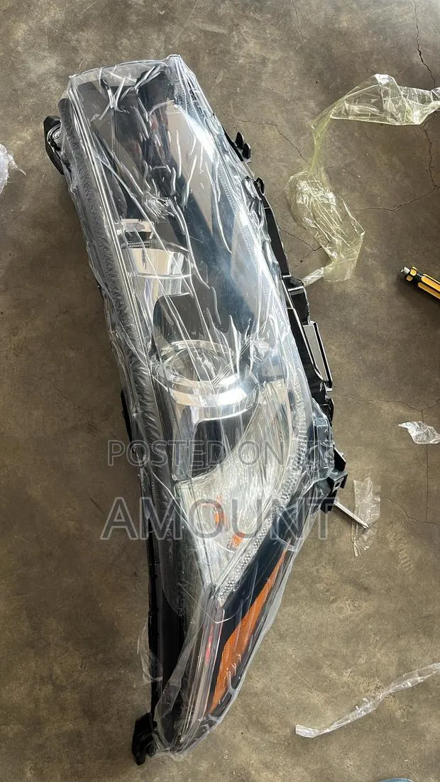 Toyota Highlander 2018 Headlight · Photo 1