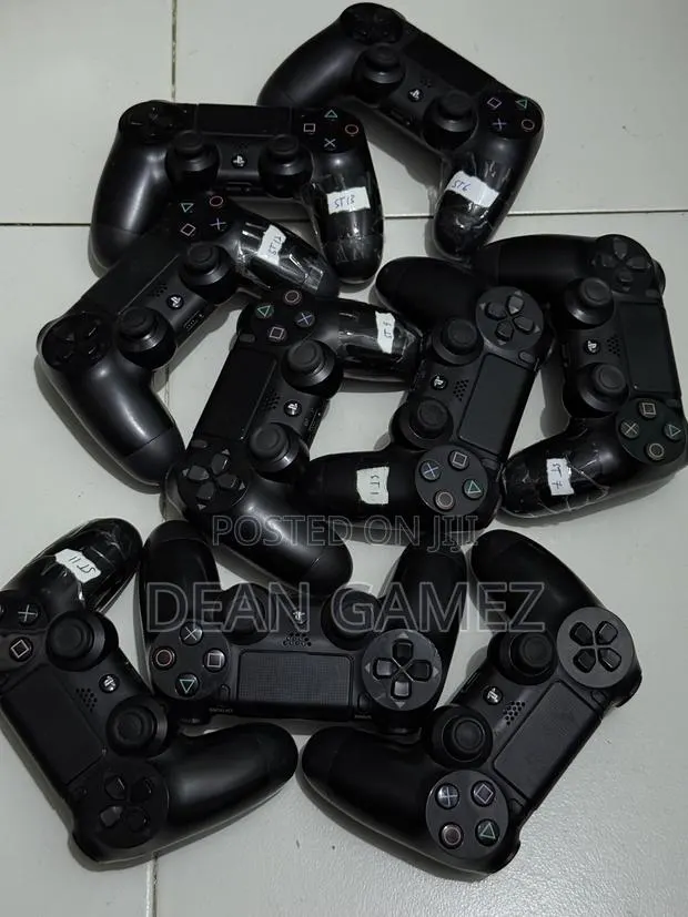 Ps4 Original Home Used Controllers · Photo 1