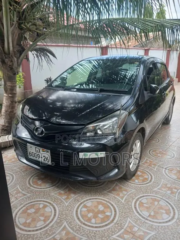 Toyota Vitz 1.3 AWD 5dr 2016 Black · Photo 1