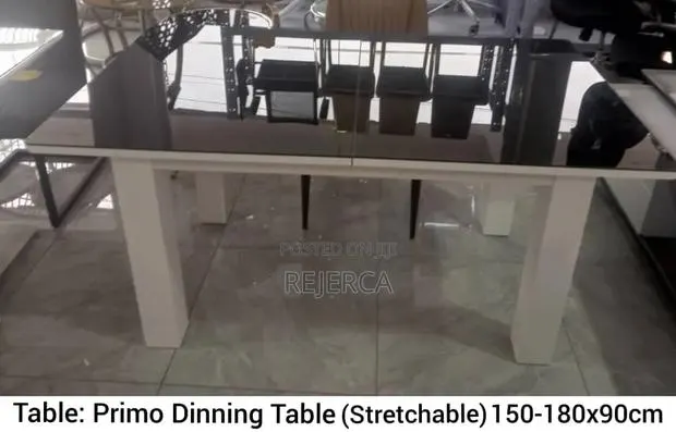 Glass Dinning Table · Photo 1