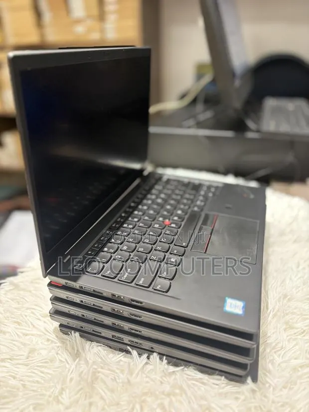 Laptop Lenovo ThinkPad X1 Carbon 16GB Intel Core i7 SSD 512GB · Photo 1