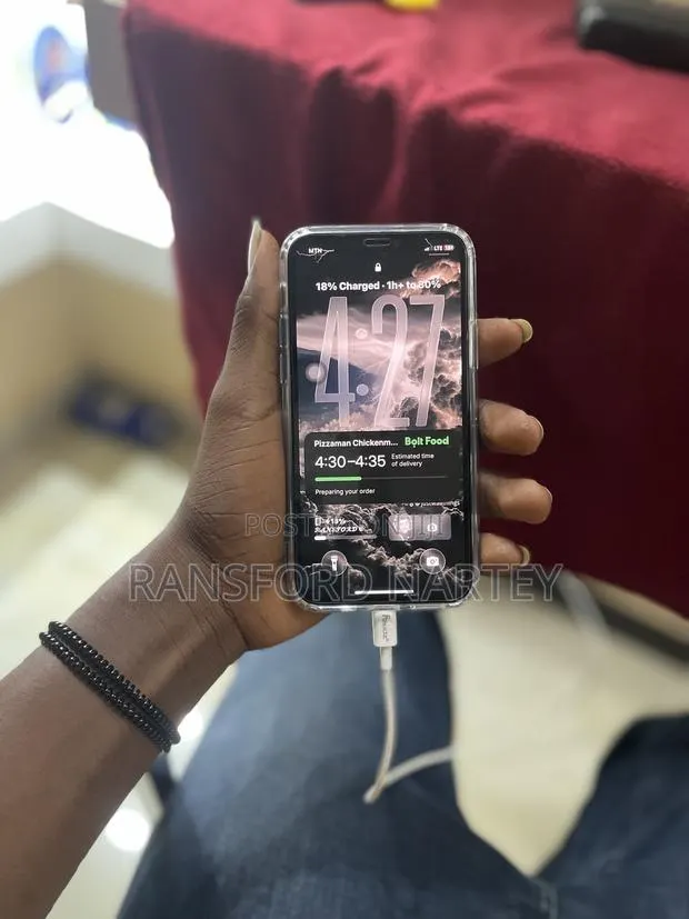 Apple iPhone 11 Pro 64 GB Green · Photo 1