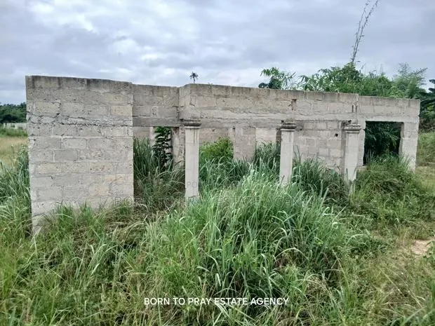 4bdrm House in Born to Pray Estate, Ejisu-Juaben Municipal for Sale · Photo 1