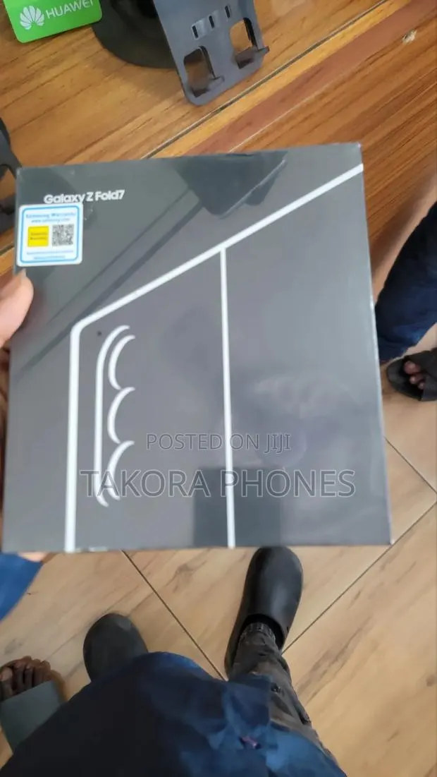 New Samsung Galaxy Z Fold7 256 GB Gray · Photo 1