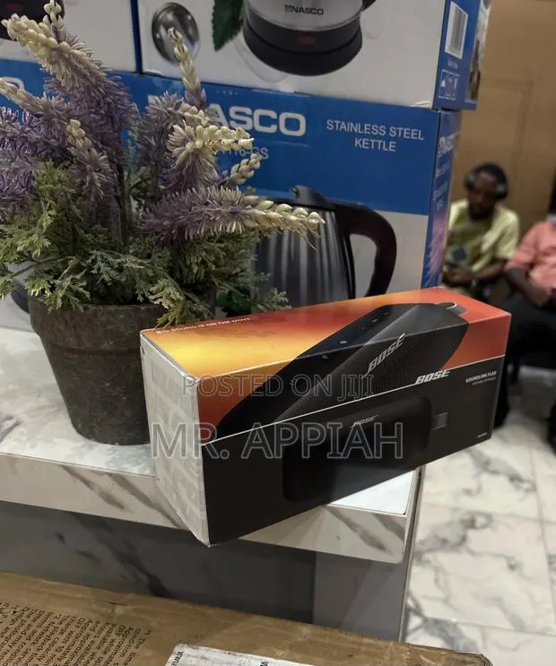 Classic Adorable Bose Soundlink Flex Wireless Bluetooth Speaker · Photo 1